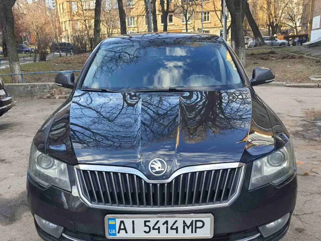 Skoda Superb - фото 1