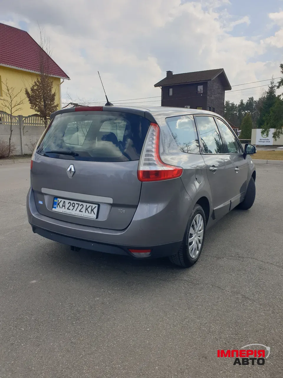 Renault Scenic - фото 11