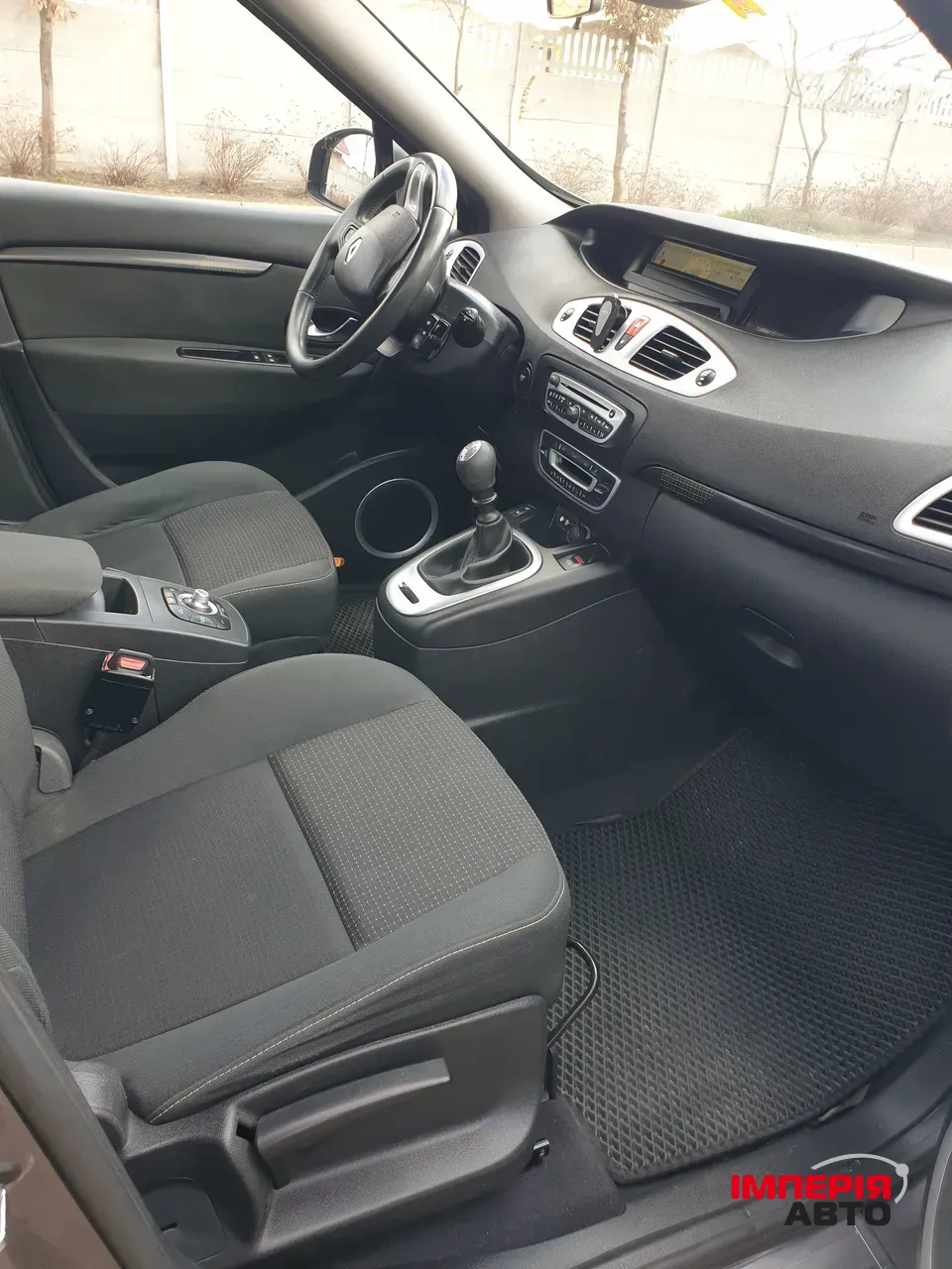 Renault Scenic - фото 8