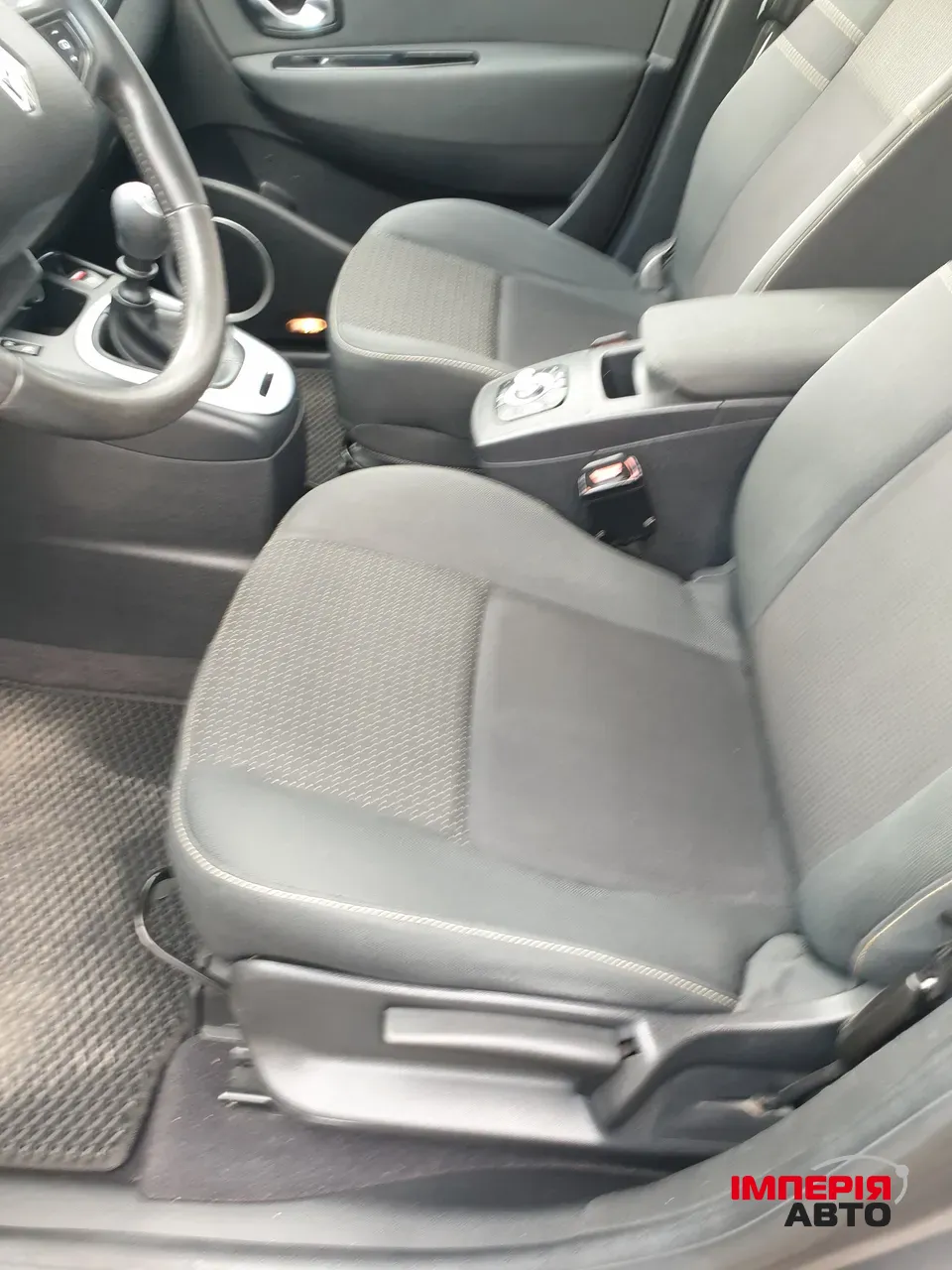 Renault Scenic - фото 4