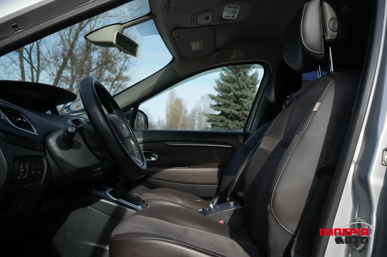 Renault Scenic - фото 10