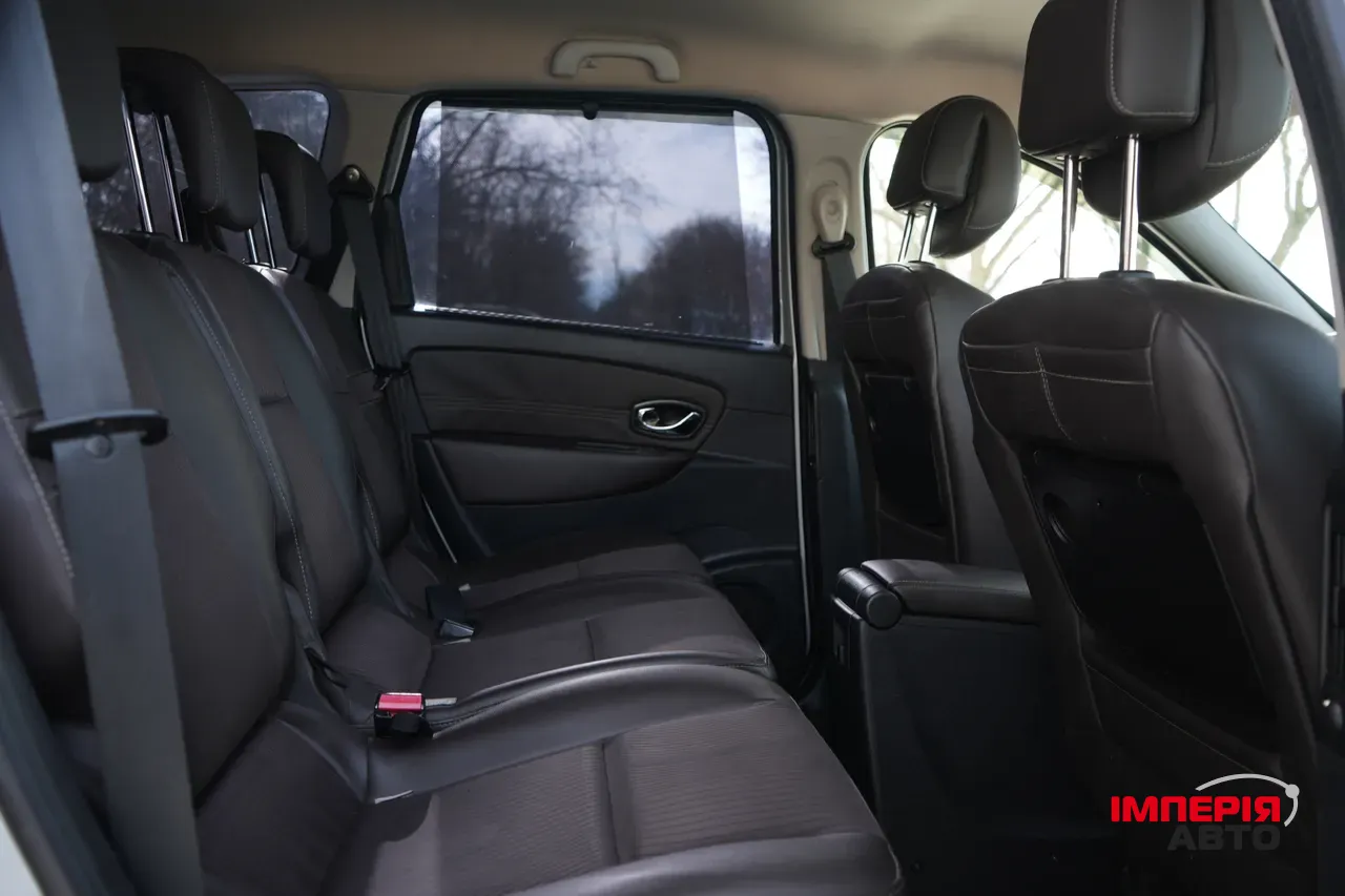 Renault Scenic - фото 21
