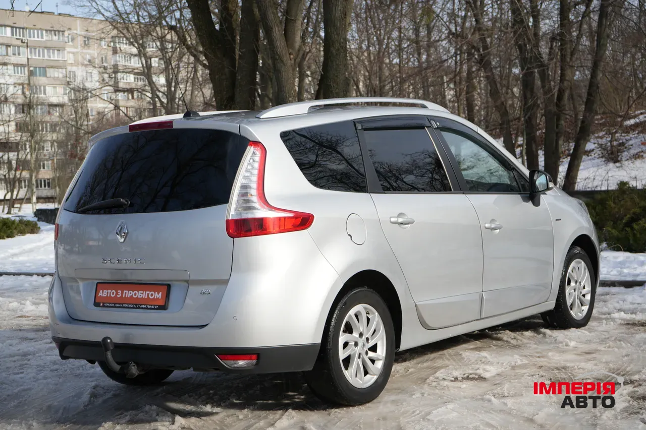Renault Scenic - фото 6