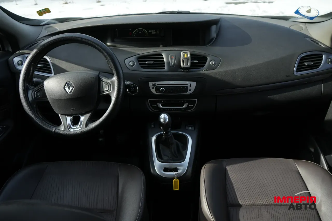 Renault Scenic - фото 19