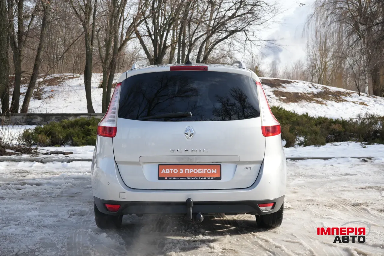 Renault Scenic - фото 7