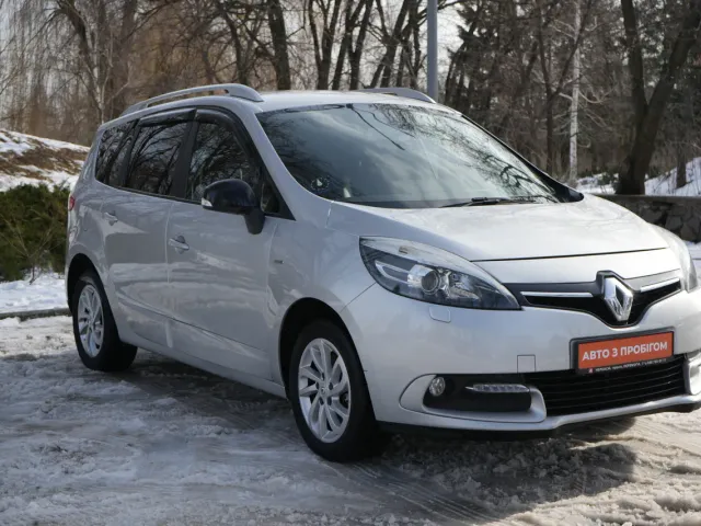 Renault Scenic - фото 3