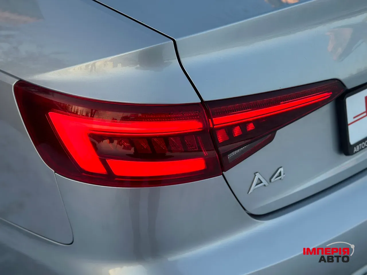 Audi A4 - фото 7