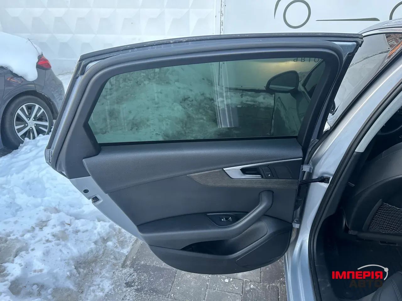 Audi A4 - фото 32