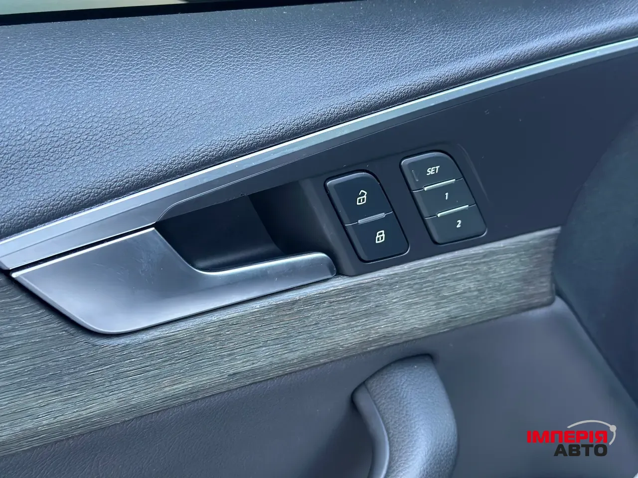 Audi A4 - фото 13