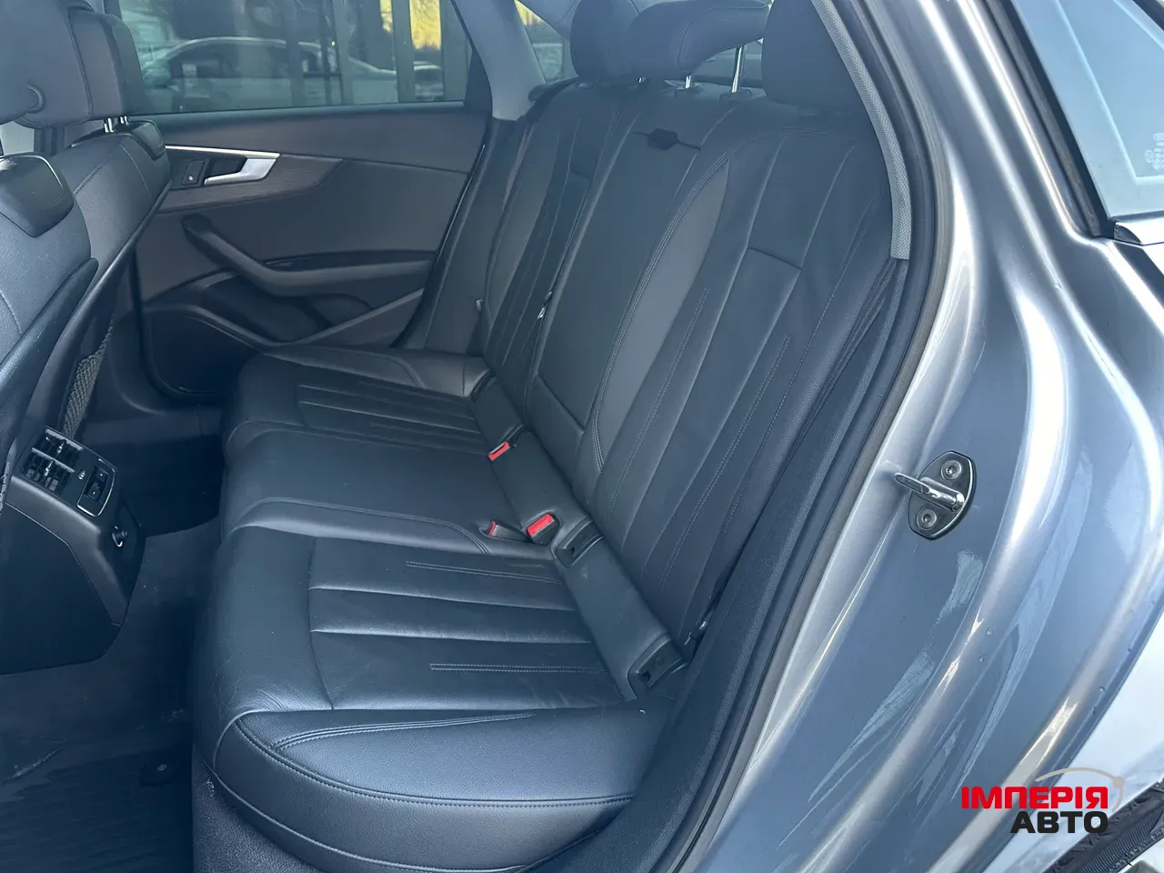 Audi A4 - фото 33