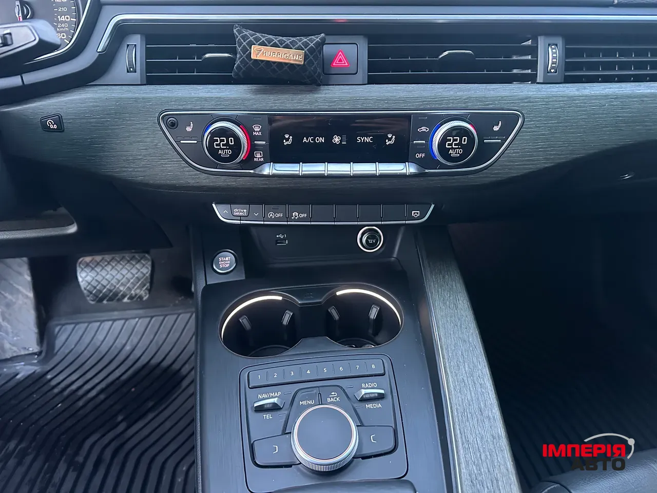 Audi A4 - фото 28