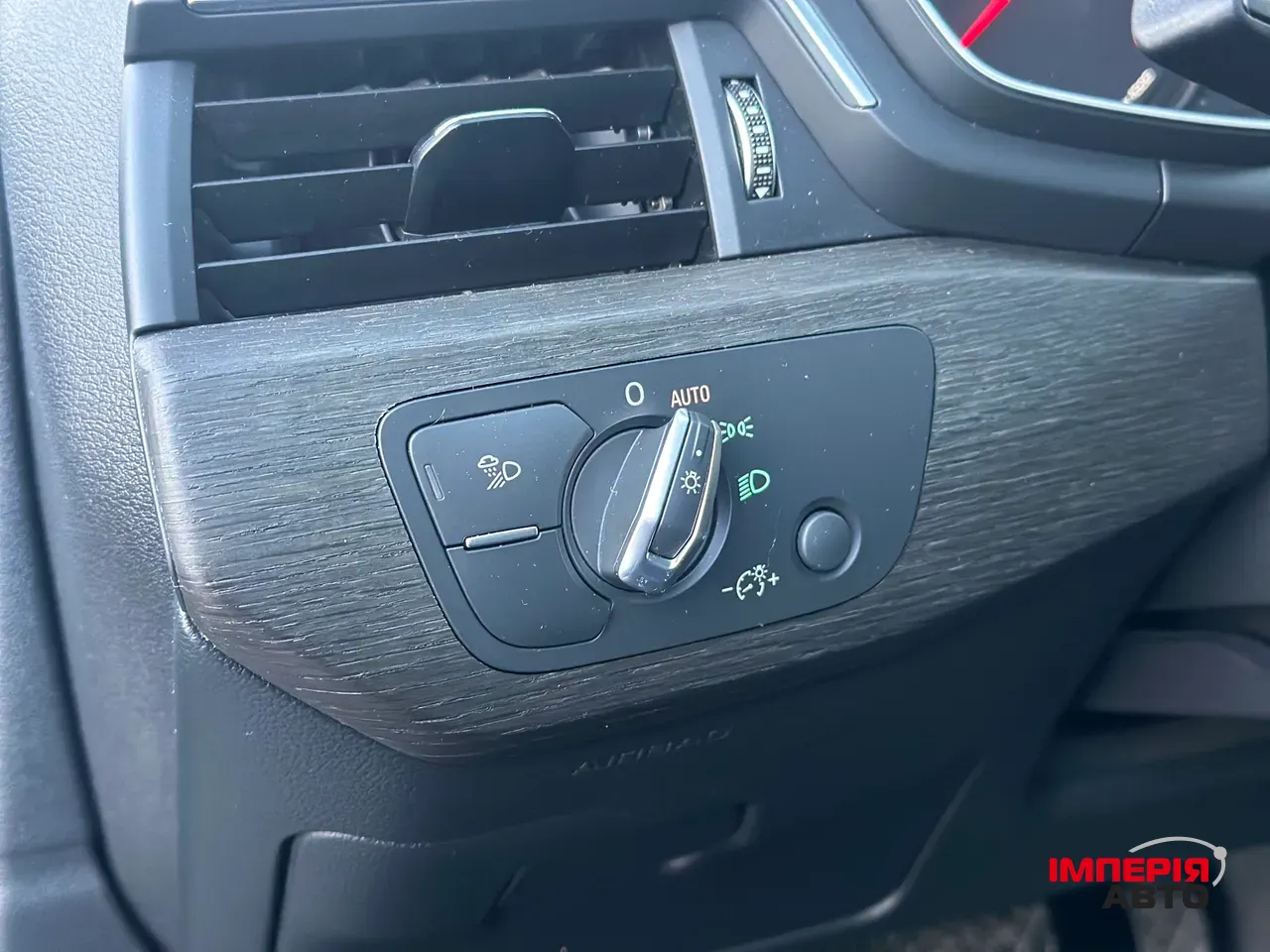 Audi A4 - фото 18