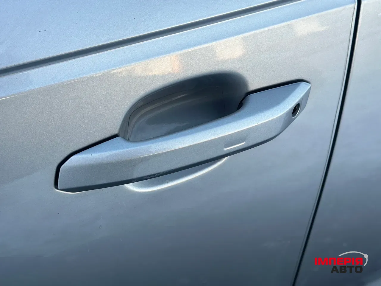 Audi A4 - фото 5