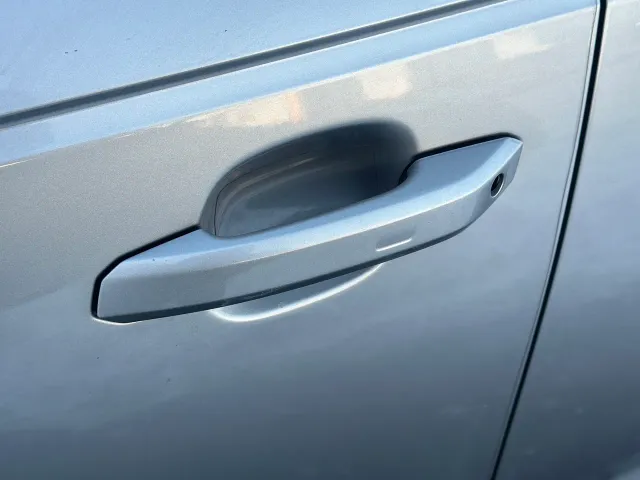 Audi A4 - фото 5