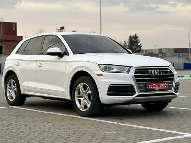 Audi Q5 - фото 1
