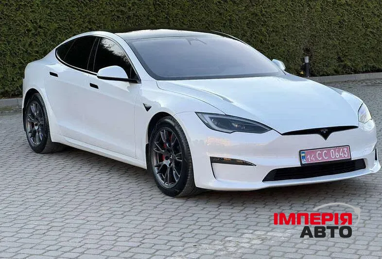Tesla Model S - фото 3