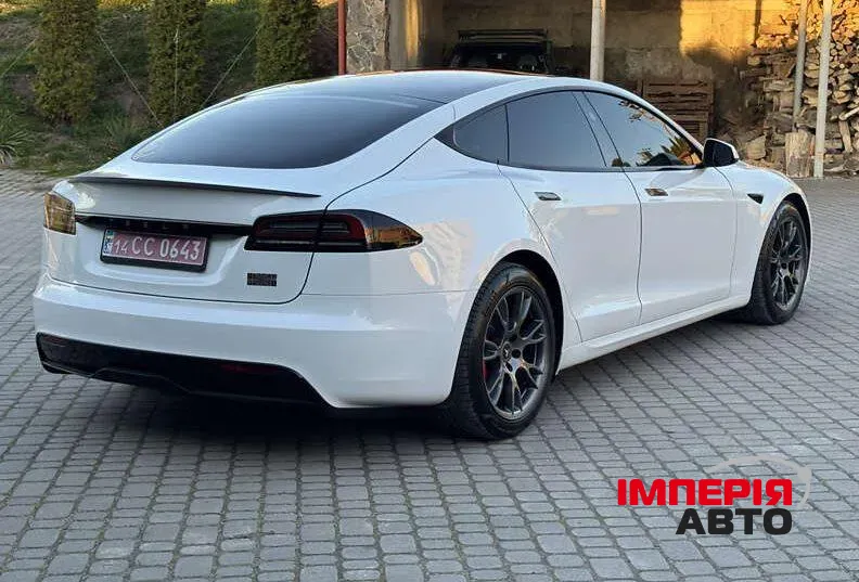 Tesla Model S - фото 5