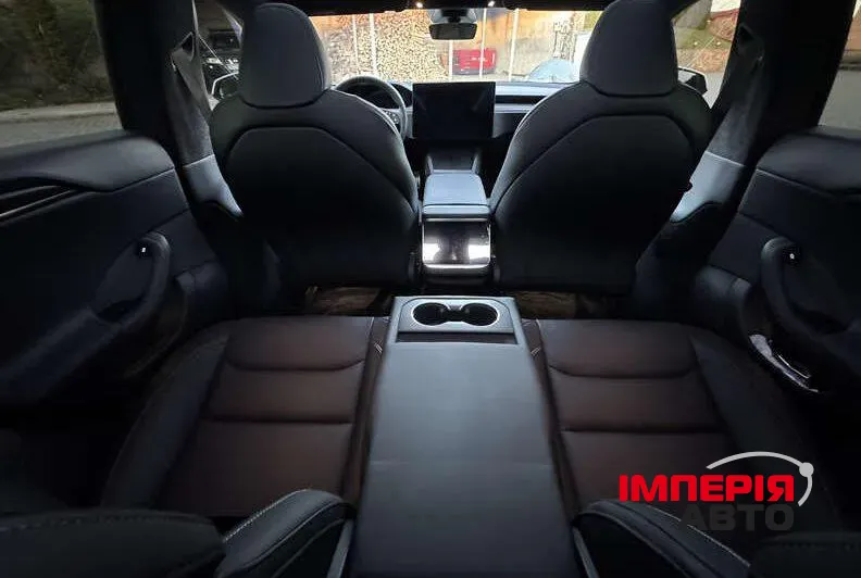 Tesla Model S - фото 11