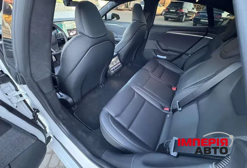 Tesla Model S - фото 9