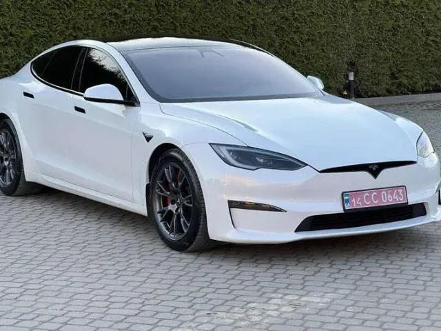 Tesla Model S - фото 3