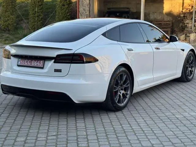 Tesla Model S - фото 5