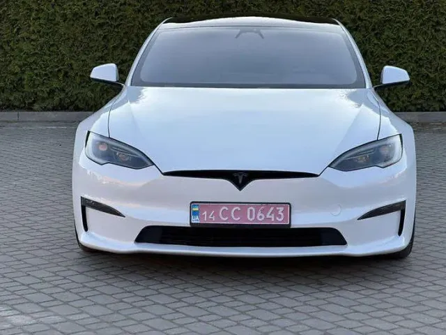 Tesla Model S - фото 2