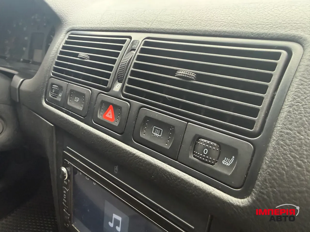 Volkswagen Golf - фото 11