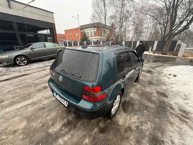 Volkswagen Golf - фото 3