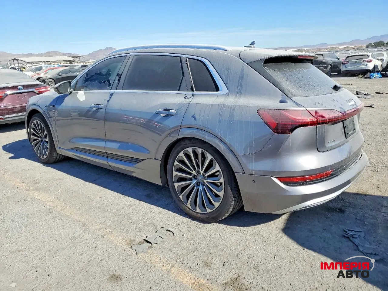 Audi e-tron - фото 4