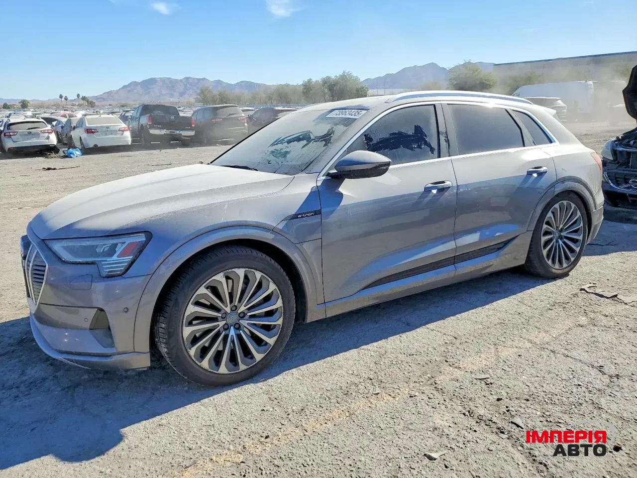 Audi e-tron - фото 1
