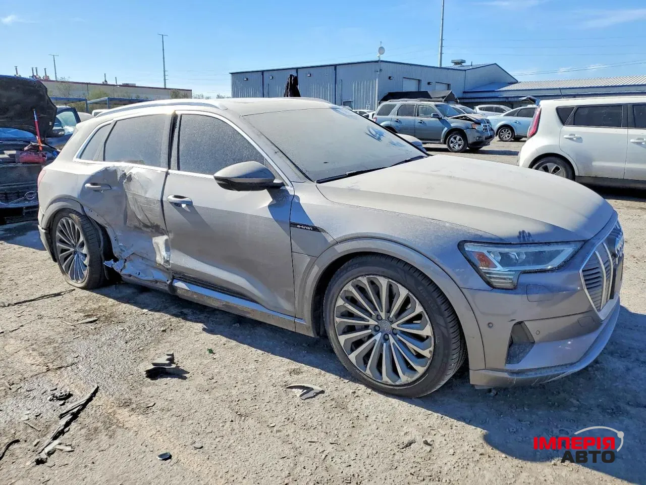 Audi e-tron - фото 3