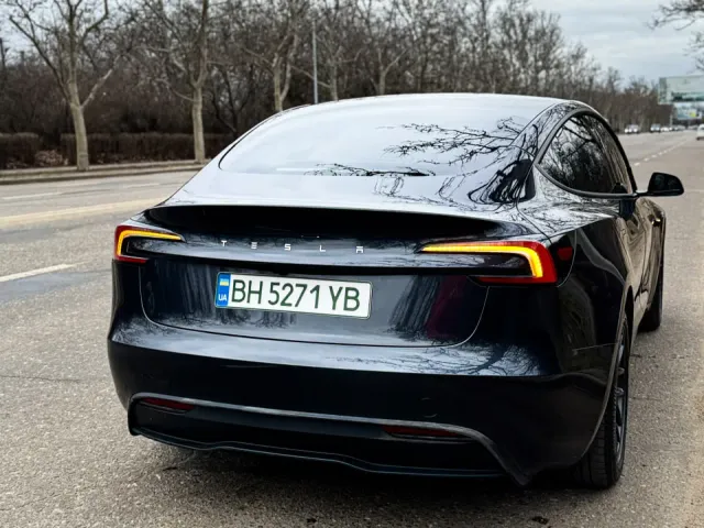 Tesla Model 3 - фото 4