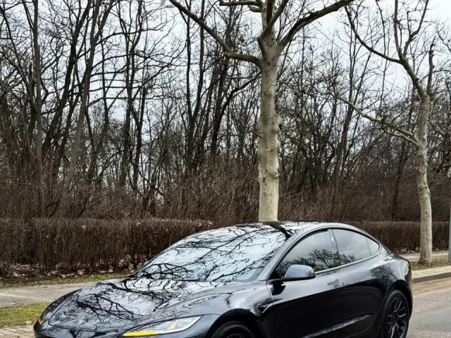 Tesla Model 3 - фото 2