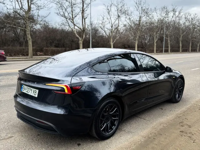 Tesla Model 3 - фото 5