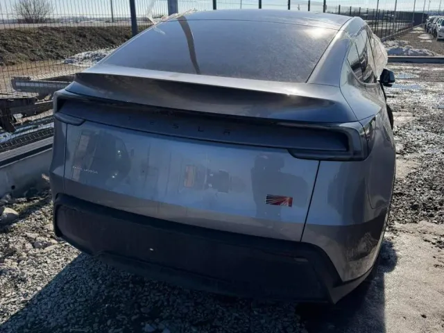Tesla Model Y - фото 2