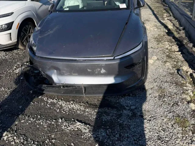 Tesla Model Y - фото 4