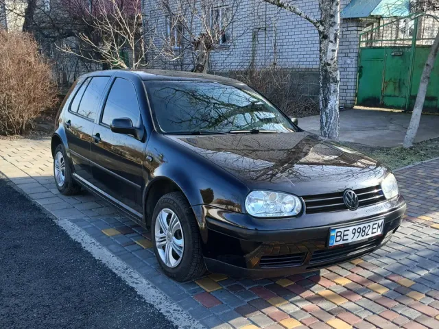 Volkswagen Golf - фото 1