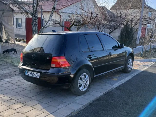 Volkswagen Golf - фото 4