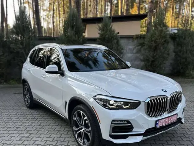 BMW X5 - фото 1