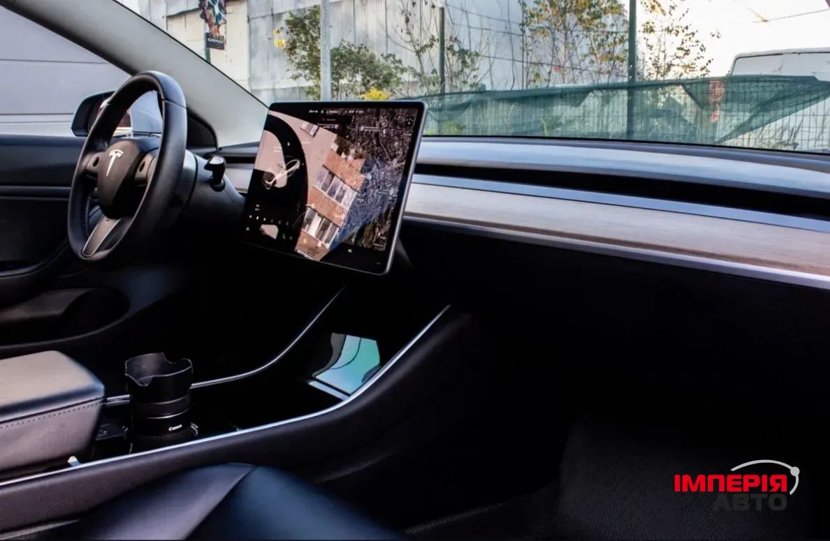 Tesla Model 3 - фото 7
