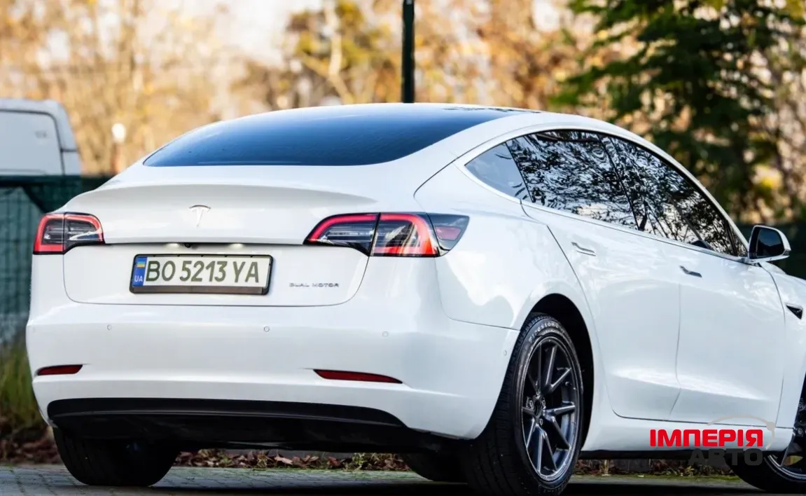 Tesla Model 3 - фото 4