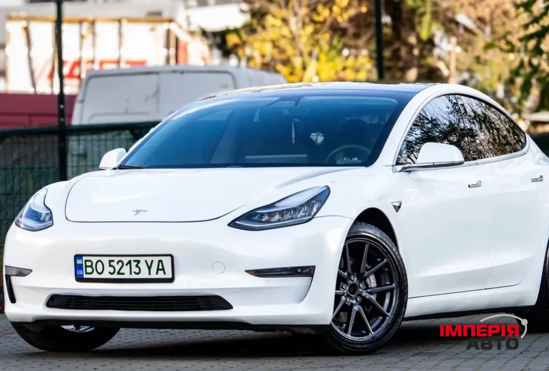 Tesla Model 3 - фото 1