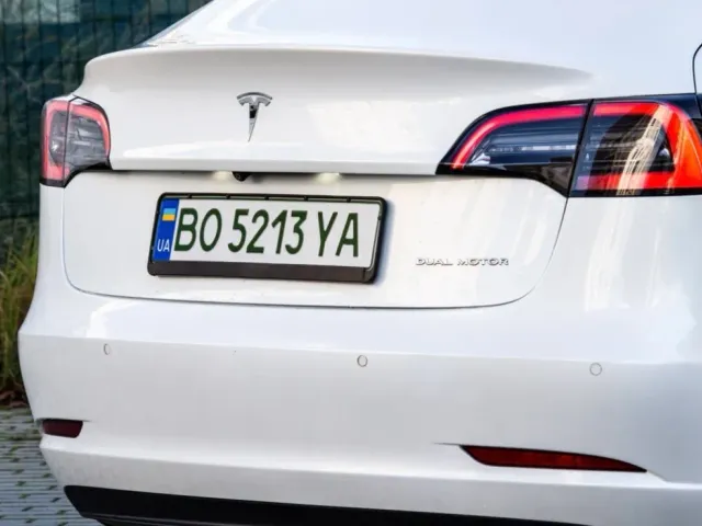 Tesla Model 3 - фото 5