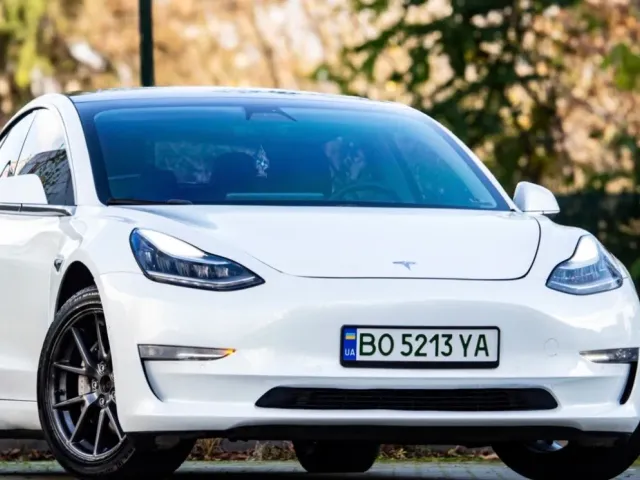 Tesla Model 3 - фото 2