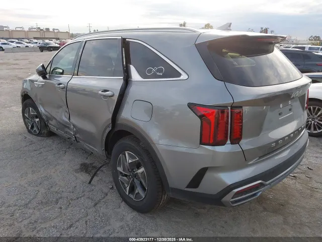Kia Sorento - фото 4