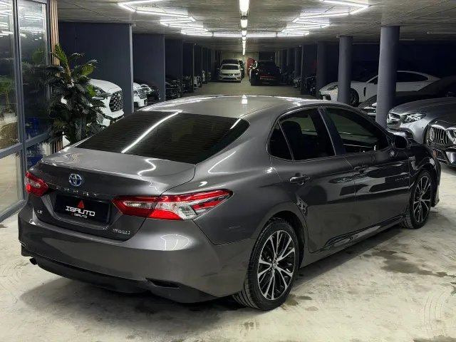 Toyota Camry - фото 4