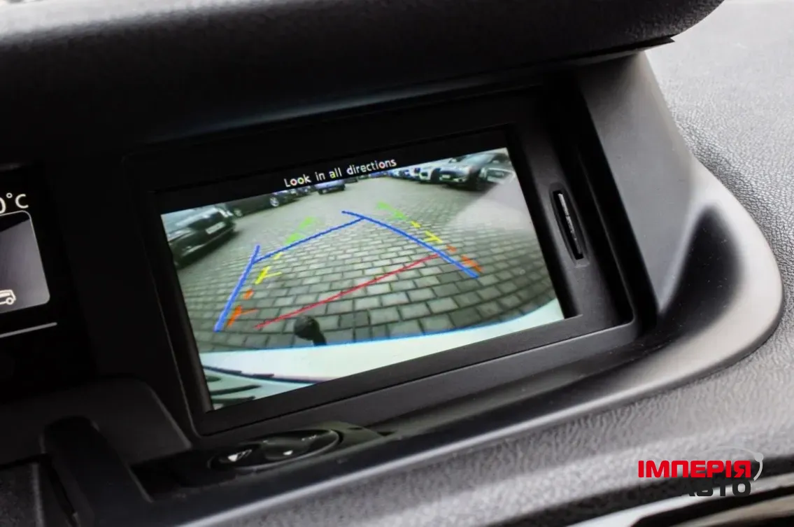 Renault Scenic - фото 13