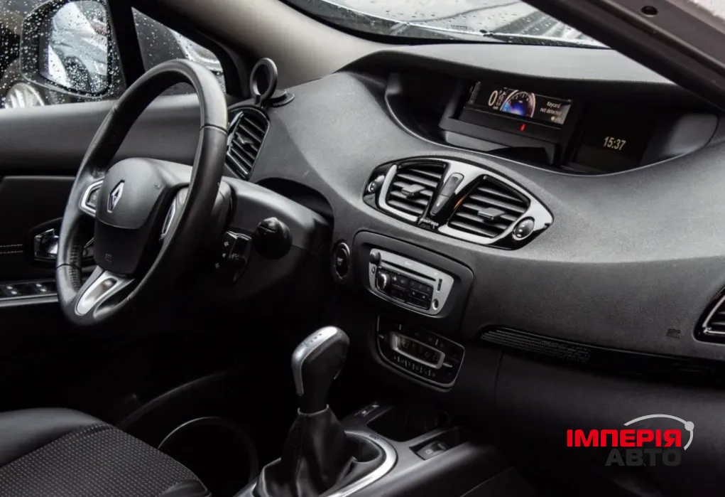 Renault Scenic - фото 10