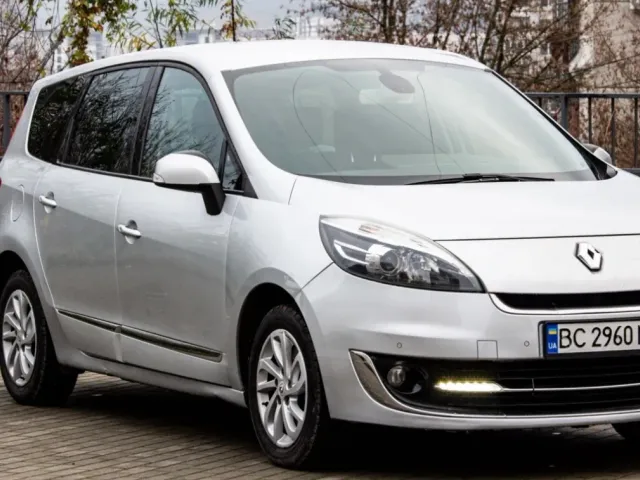 Renault Scenic - фото 3