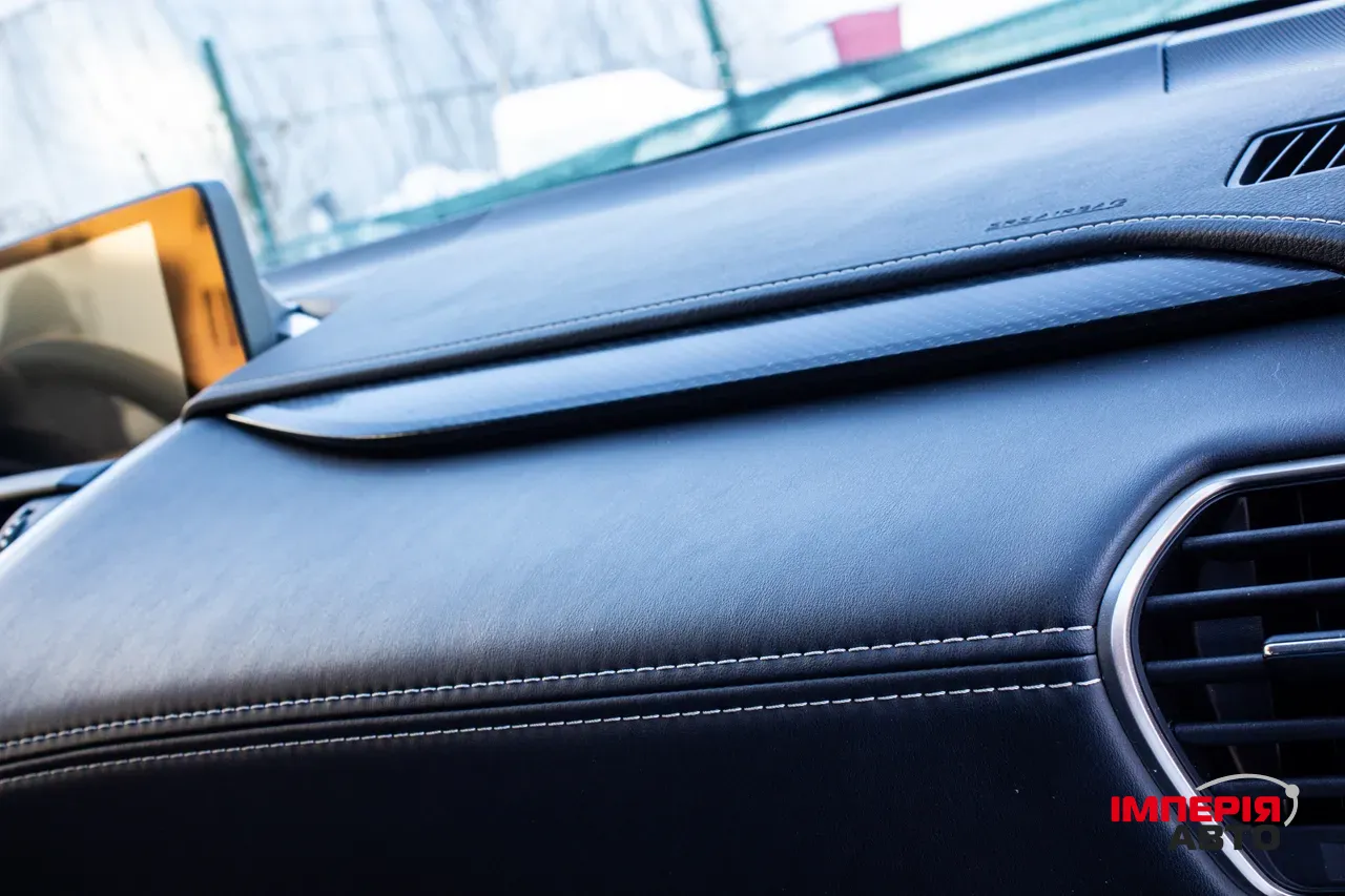 Lexus NX - фото 14